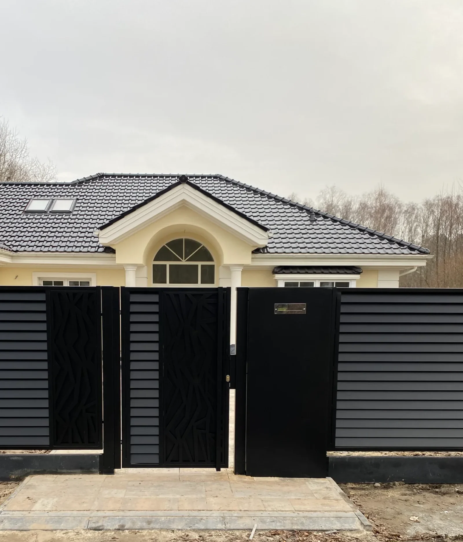 zdjęcie - słupki multimedialne