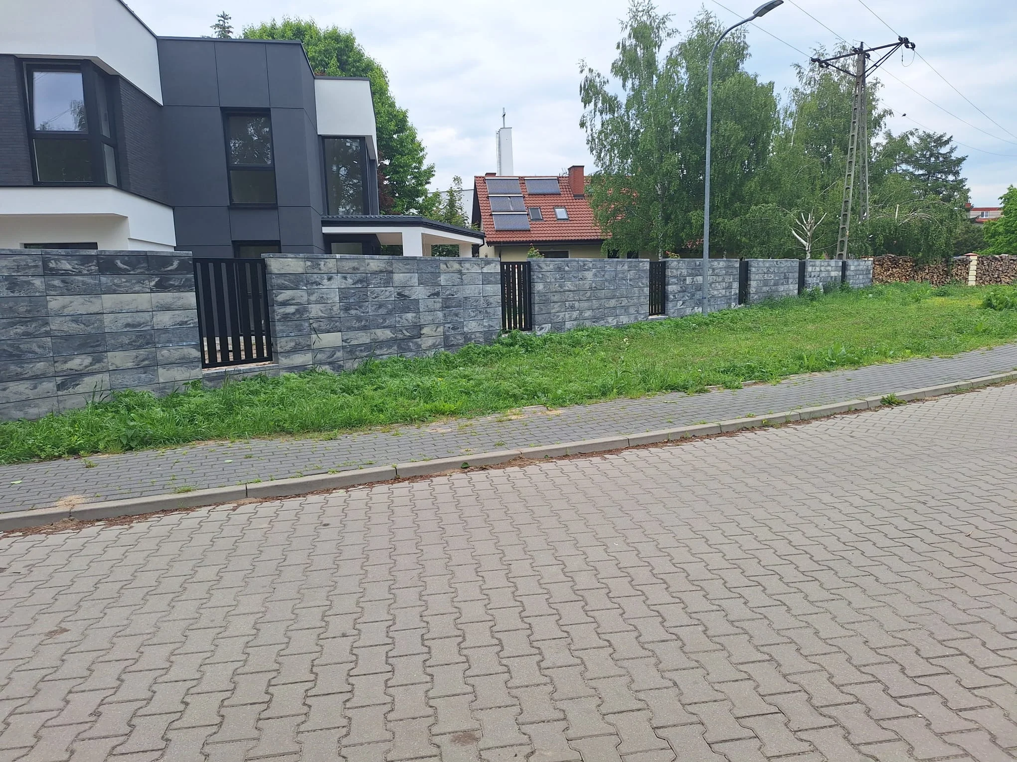 nowoczesne ogrodzenia frontowe