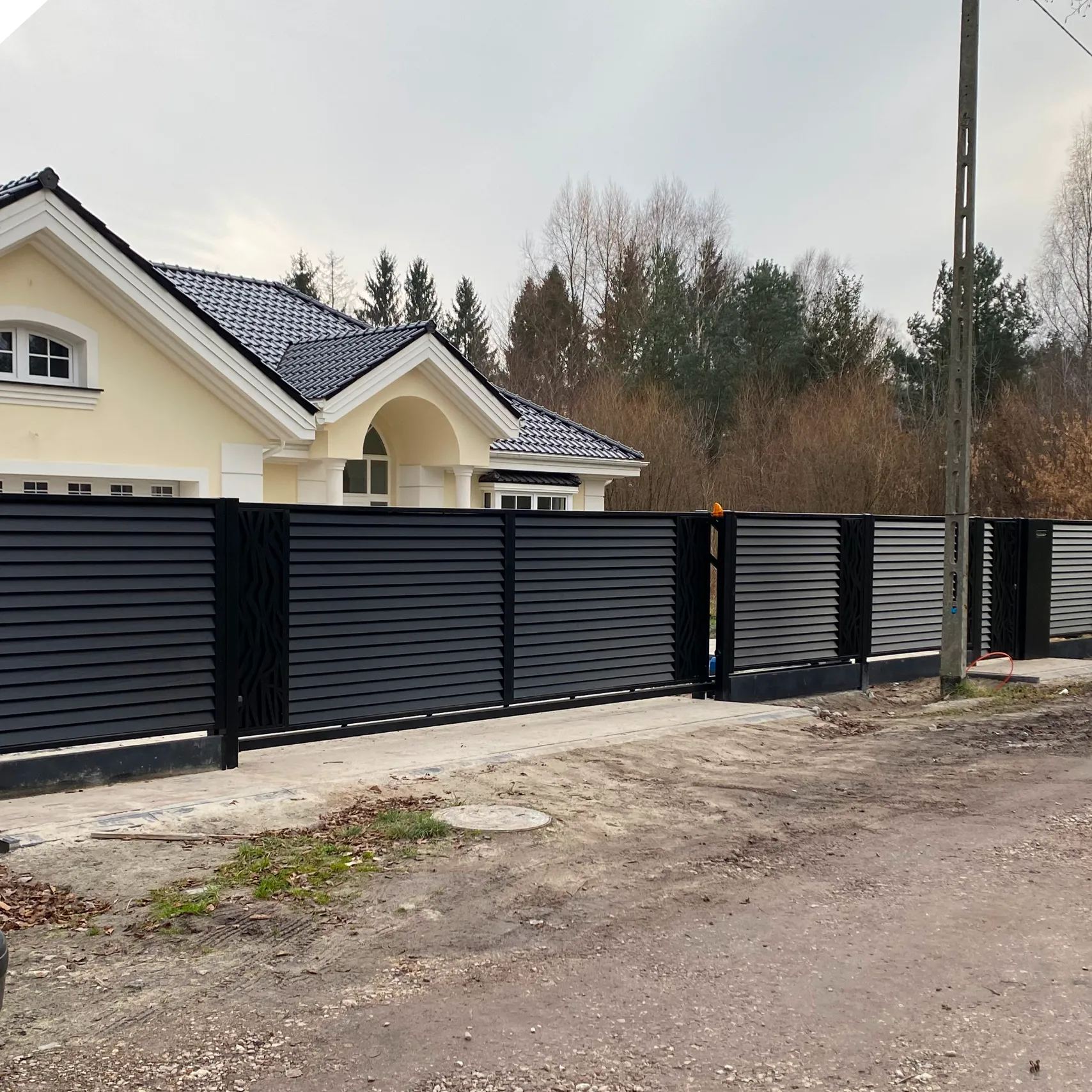 zdjęcie - ogrodzenie żaluzjowe