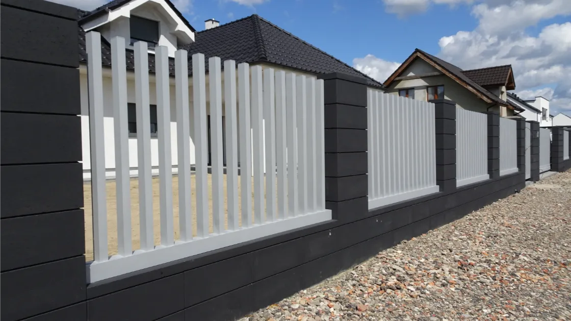 zdjęcie - ogrodzenie grzebieniowe